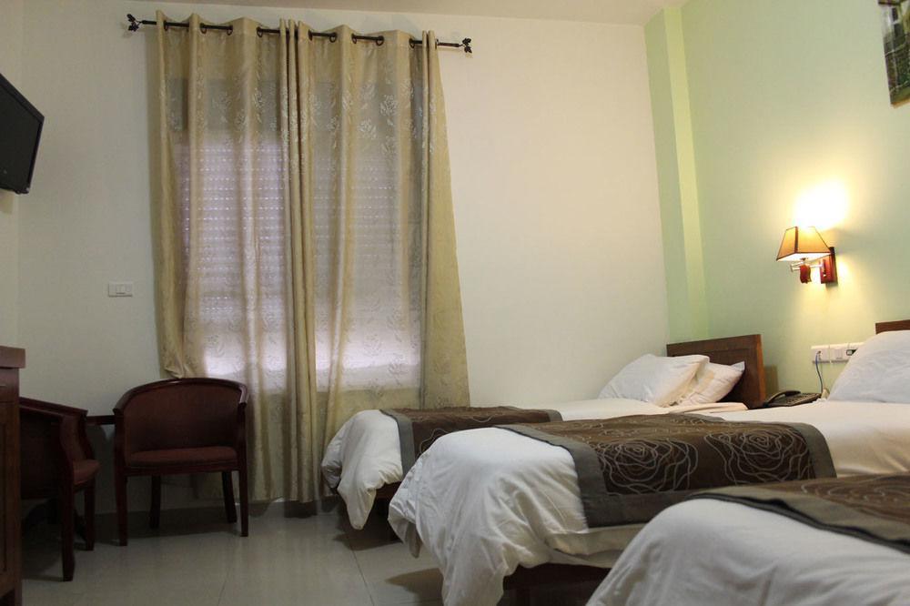 Angel Hotel Витлеем Екстериор снимка